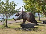 Lewis & Clark Bear Metal statue